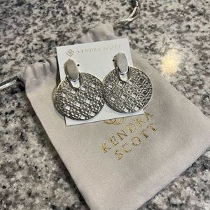 Kendra Scott Didi Silver Statement Earrings in Silver Filigree